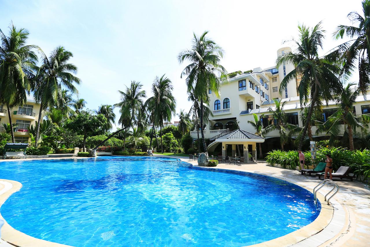 Отель Palm Beach Resort & Spa