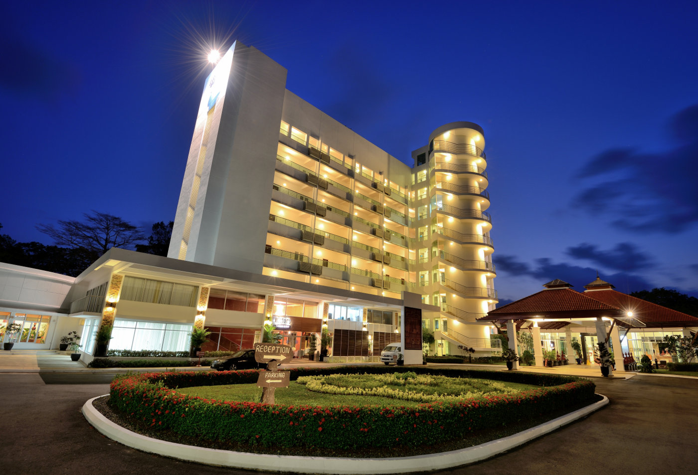 5* Independence Hotel Resort & Spa 5*
