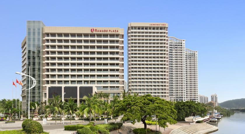Отель Ramada Plaza Sanya